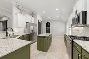 3825 Enchanted Timbers Ln, Spring, TX 77386 - Photo 10