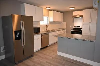 510 Glen Cove Street #4, Kemah, TX 77573 - Photo 4