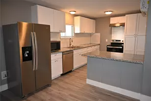 510 Glen Cove St, Kemah, TX 77573 - Photo 4