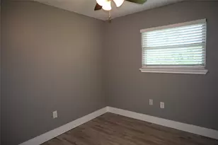 510 Glen Cove St, Kemah, TX 77573 - Photo 8