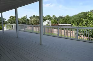 510 Glen Cove St, Kemah, TX 77573 - Photo 2