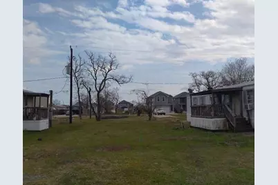 143 Flamingo Bight N, Baytown, TX 77523 - Photo 2