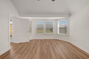 633 Falling Cave Dr, Willis, TX 77378 - Photo 4