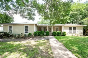 412 Kentucky St, Liberty, TX 77575 - Photo 1