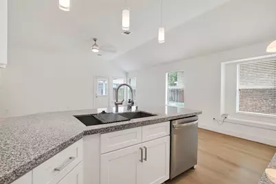 1834 Kessler Park Court, Houston, TX 77047 - Photo 12