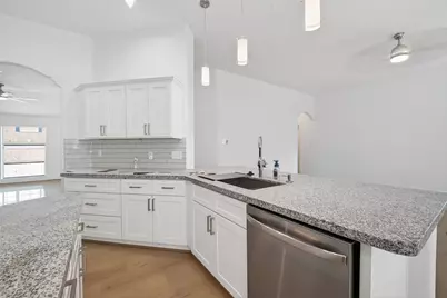 1834 Kessler Park Court, Houston, TX 77047 - Photo 14