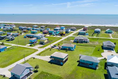 817 Boyt Road, Crystal Beach, TX 77650 - Photo 4