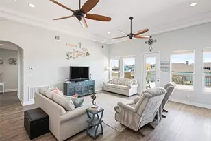 817 Boyt Rd, Crystal Beach, TX 77650 - Photo 20