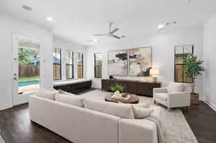 2011 Colorado St, Houston, TX 77007 - Photo 4