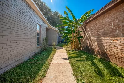 6363 Ivyknoll Drive Drive, Houston, TX 77035 - Photo 32