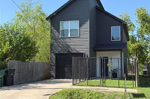2417 Noble St, Houston, TX 77026 - Photo 2