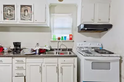 1301 S Walker Street, Belton, TX 76513 - Photo 22