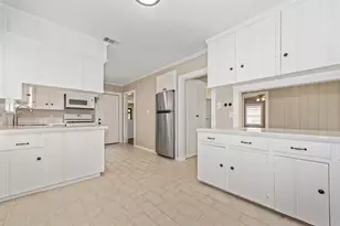 1011 W 41st St, Houston, TX 77018 - Photo 12