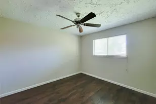 9415 Beckford Dr, Houston, TX 77099 - Photo 4