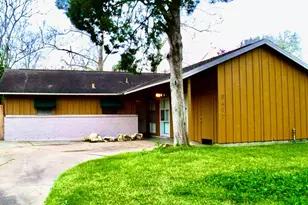 6417 Edgemoor Dr, Houston, TX 77074 - Photo 1