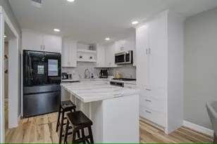 4802 Crane St, Hitchcock, TX 77563 - Photo 8