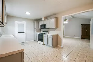 6303 Heatherbloom Dr, Houston, TX 77085 - Photo 10