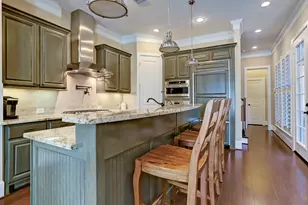 31 E Breezy Way, The Woodlands, TX 77380 - Photo 6