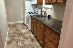 1310 Bayou Shore Dr, Galveston, TX 77551 - Photo 2
