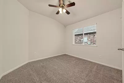 13109 Rippling Creek Lane, Pearland, TX 77584 - Photo 12
