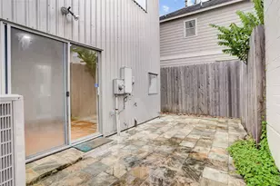 2720 Chenevert St, Houston, TX 77004 - Photo 44