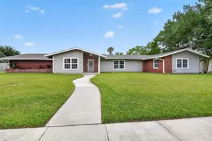 3 20th Ave N, Texas City, TX 77590 - Photo 1