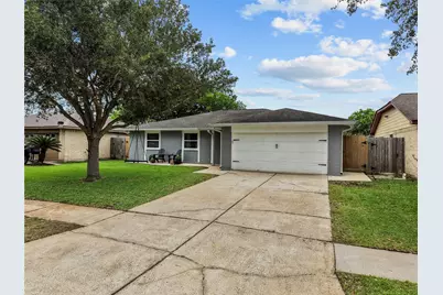 204 Sweetgum Drive, League City, TX 77573 - Photo 2