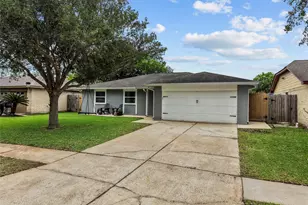 204 Sweetgum Dr, League City, TX 77573 - Photo 2