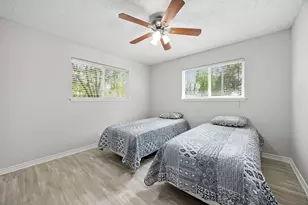 1719 Alta Vista Dr, Alvin, TX 77511 - Photo 32