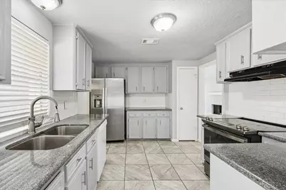 2110 Gray Falls Drive, Houston, TX 77077 - Photo 12