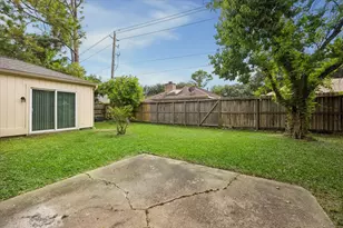 2110 Gray Falls Dr, Houston, TX 77077 - Photo 22