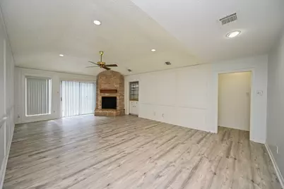 7735 Quail Meadow Drive, Houston, TX 77071 - Photo 18