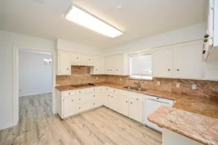 7735 Quail Meadow Dr, Houston, TX 77071 - Photo 10