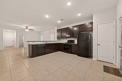 10010 Pine Valley Court, Baytown, TX 77521 - Photo 4