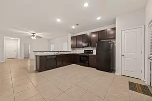 10010 Pine Valley Ct, Baytown, TX 77521 - Photo 4