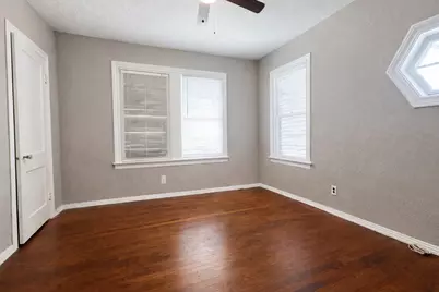 4917 Avenue R 1/2, Galveston, TX 77551 - Photo 10