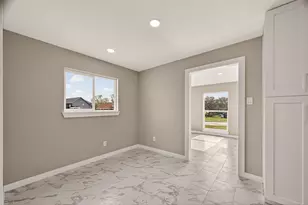 706 Scenic Dr, Baytown, TX 77521 - Photo 10