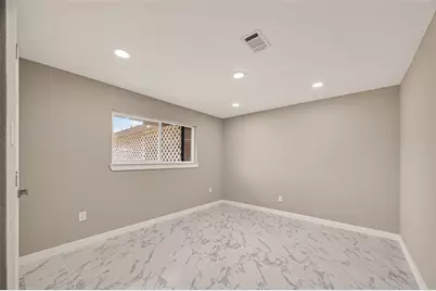 706 Scenic Drive, Baytown, TX 77521 - Photo 32