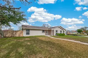 706 Scenic Dr, Baytown, TX 77521 - Photo 2