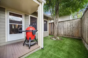 943 Teetshorn St, Houston, TX 77009 - Photo 34
