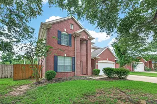 2638 Riverhollow Ln, Sugar Land, TX 77479 - Photo 2