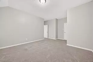 2638 Riverhollow Ln, Sugar Land, TX 77479 - Photo 32