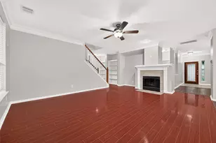 2638 Riverhollow Ln, Sugar Land, TX 77479 - Photo 6