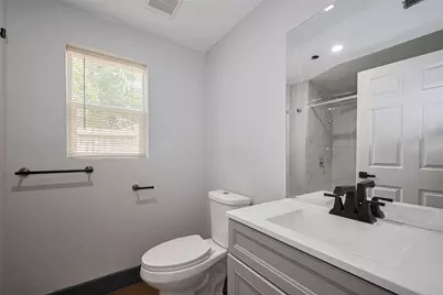 6058 Lyndhurst Drive, Houston, TX 77033 - Photo 26