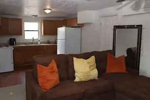 240 S Hillard St, Bellville, TX 77418 - Photo 6