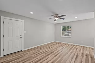 1927 Ave M 1/2, Galveston, TX 77550 - Photo 4