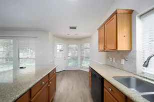 18 Painted Canyon Pl, The Woodlands, TX 77381 - Photo 8