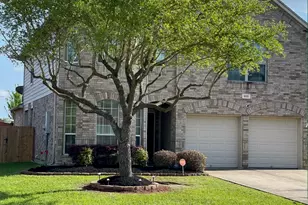 9102 Sunrise Trail, Pearland, TX 77584 - Photo 2