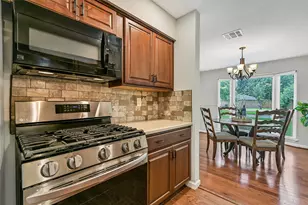 512 Castlelake Dr, Friendswood, TX 77546 - Photo 8