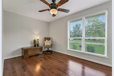 512 Castlelake Drive, Friendswood, TX 77546 - Photo 16
